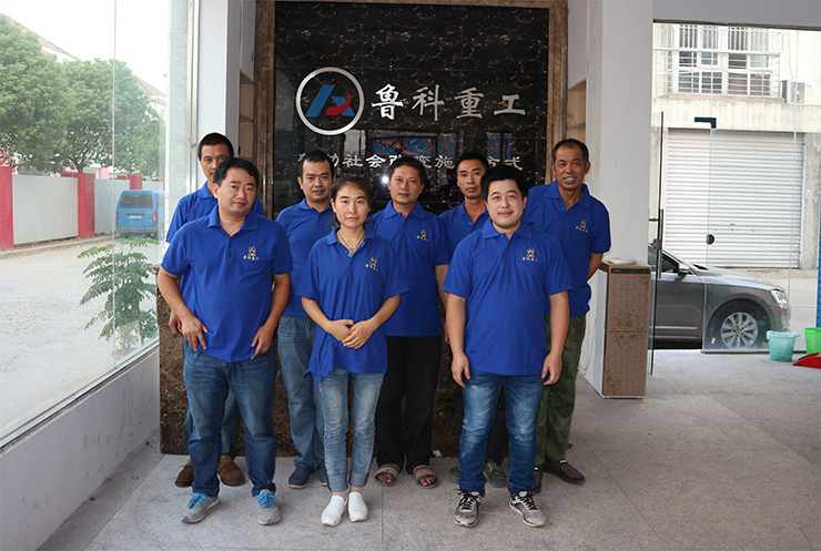 專業(yè)的服務(wù)團隊 專業(yè)的服務(wù)團隊