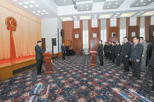 住房城鄉(xiāng)建設(shè)部舉行首次憲法宣誓儀式 住房城鄉(xiāng)建設(shè)部舉行首次憲法宣誓儀式