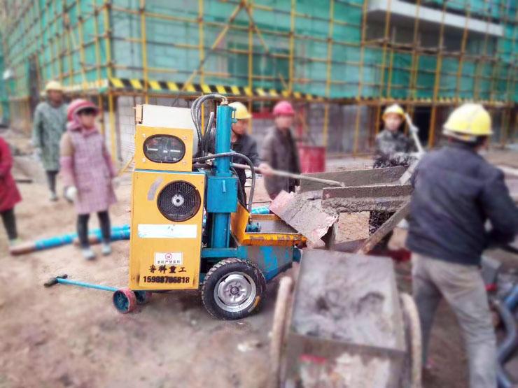 LKR-10二次結(jié)構(gòu)柱輸送泵施工現(xiàn)場 LKR-10二次結(jié)構(gòu)柱輸送泵施工現(xiàn)場