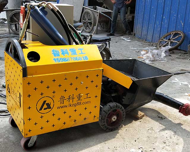 小型二次構(gòu)造柱泵施工現(xiàn)場(chǎng) 小型二次構(gòu)造柱泵施工現(xiàn)場(chǎng)