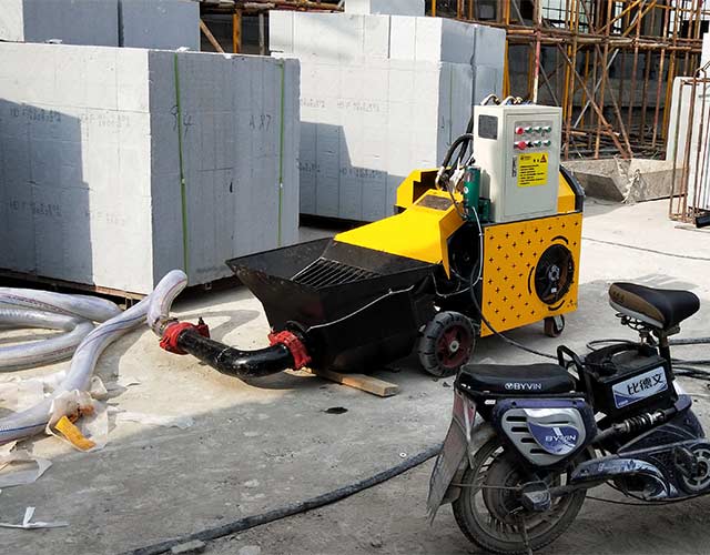 小型二次構(gòu)造柱泵施工現(xiàn)場(chǎng) 小型二次構(gòu)造柱泵施工現(xiàn)場(chǎng)