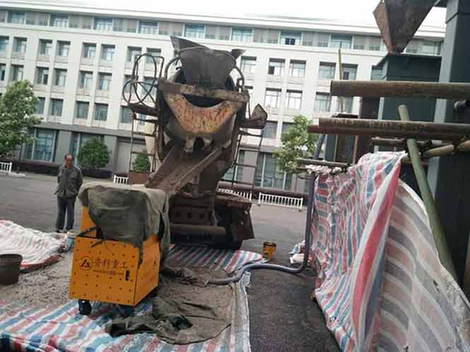 小型混凝土輸送泵施工 小型混凝土輸送泵施工