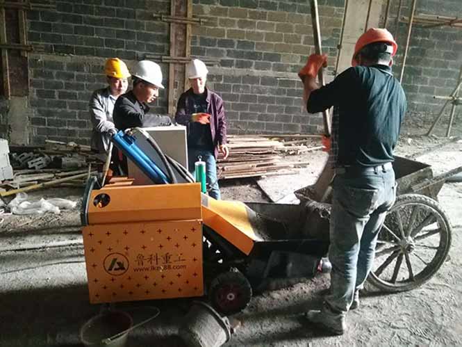 小型混凝土輸送泵施工 小型混凝土輸送泵施工