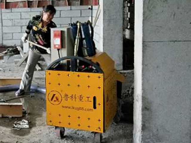 小型混凝土輸送泵施工 小型混凝土輸送泵施工