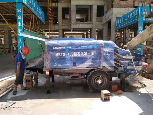 礦用小型細(xì)石混凝土泵 礦用小型細(xì)石混凝土泵
