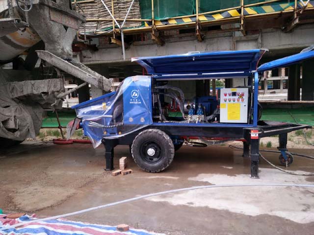 礦用小型細(xì)石混凝土泵 礦用小型細(xì)石混凝土泵